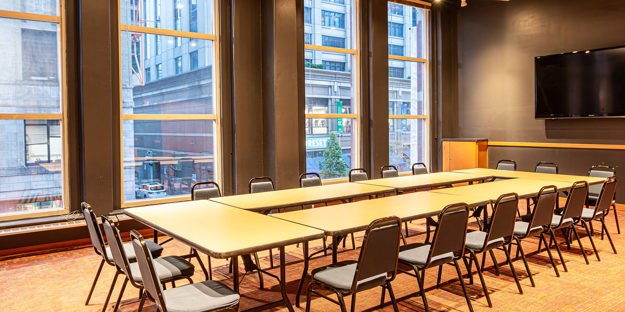 The conference room at HI Chicago Hostel is available for rent by groups staying in house.