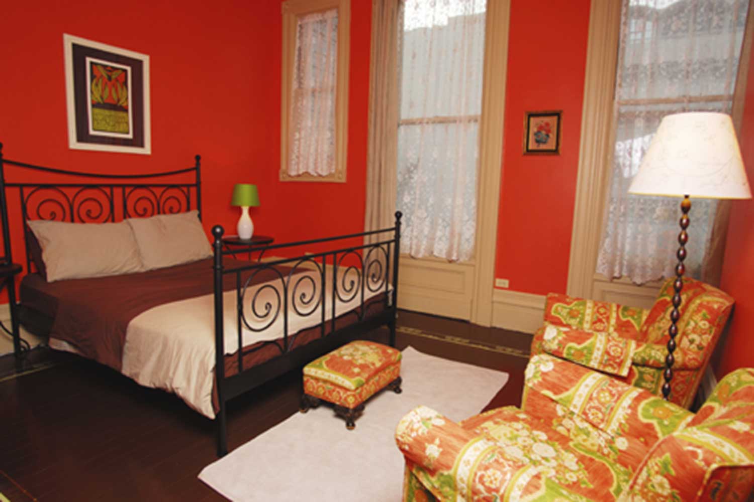 Private deluxe double room in HI Sacramento hostel.