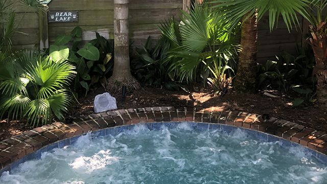 a hot tub at the country club New Orleans