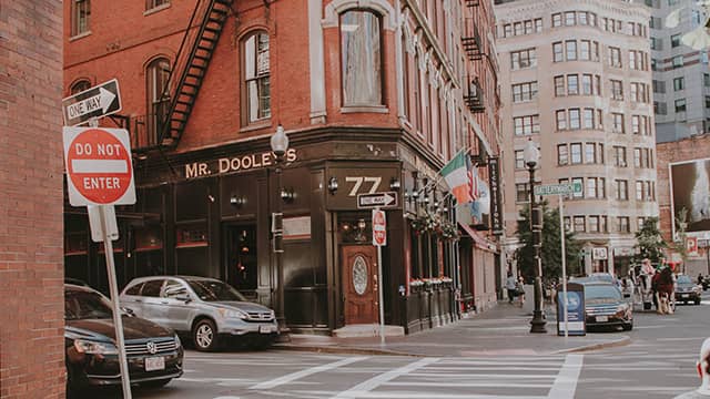 mr dooley's pub in boston