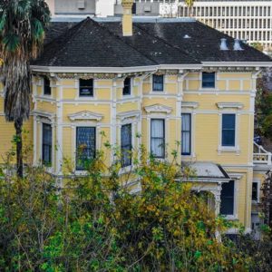 exterior of HI Sacramento hostel