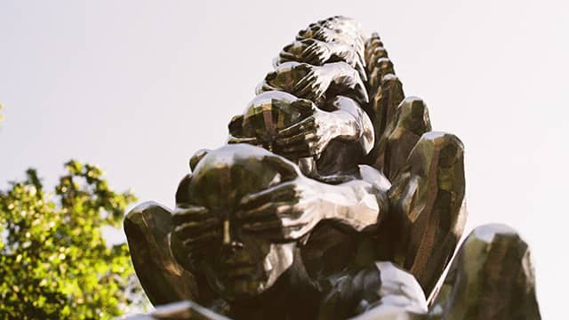 an up-close view of a sculpture in city park in New Orleans
