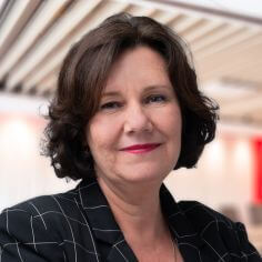 Headshot of HI USA board member Lisa M. Pierce